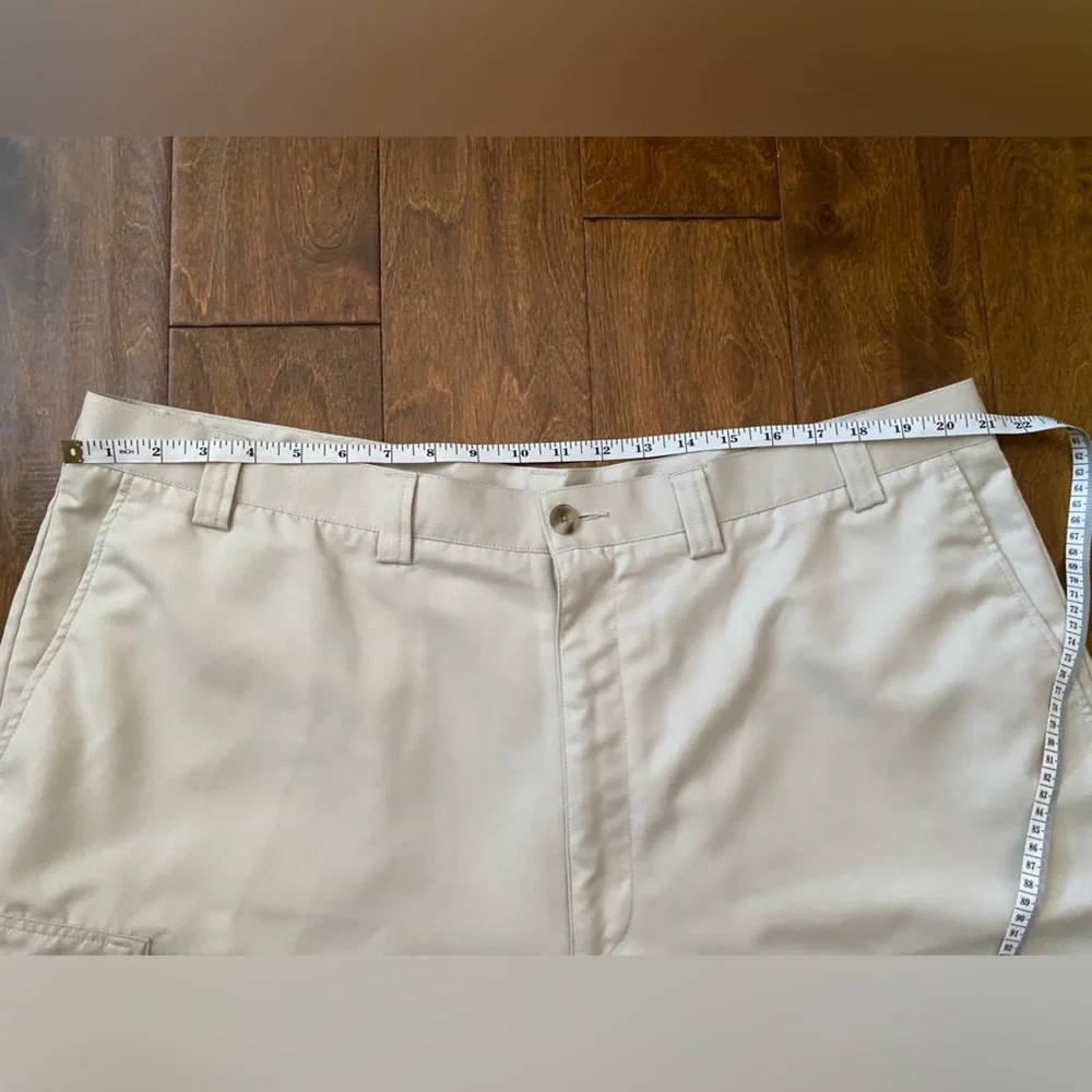 Roundtree & Yorke Men’s Classic Fit Cargo Shorts, Size 44 Big – Light Khaki